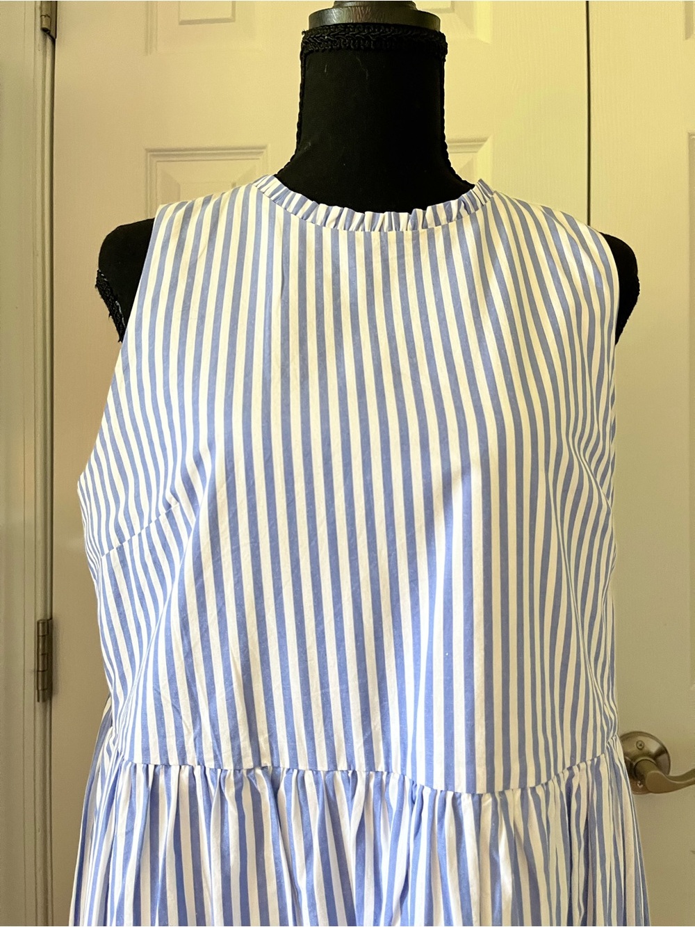 J.Crew Blue & White Stripe Tiered Midi Dress | Size 8 | Pockets | EUC 💙🤍 - Picture 2 of 8